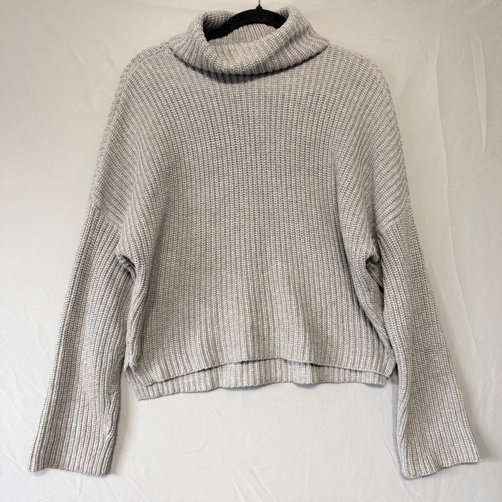 Abercrombie & Fitch Cable Knit Turtleneck Sweater Size Medium Grey Cottagecore